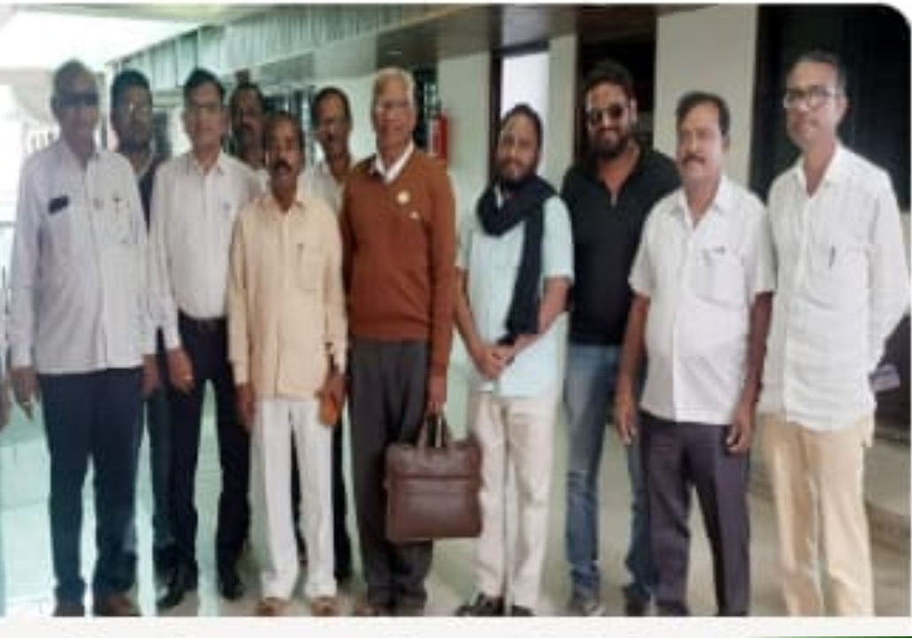 वेगळा तेलंगणा जवळचे अनुभवी नेते वेगळ्या विदर्भासाठी सरसावले. वामनराव चटप सोबत बैठक पार पडली