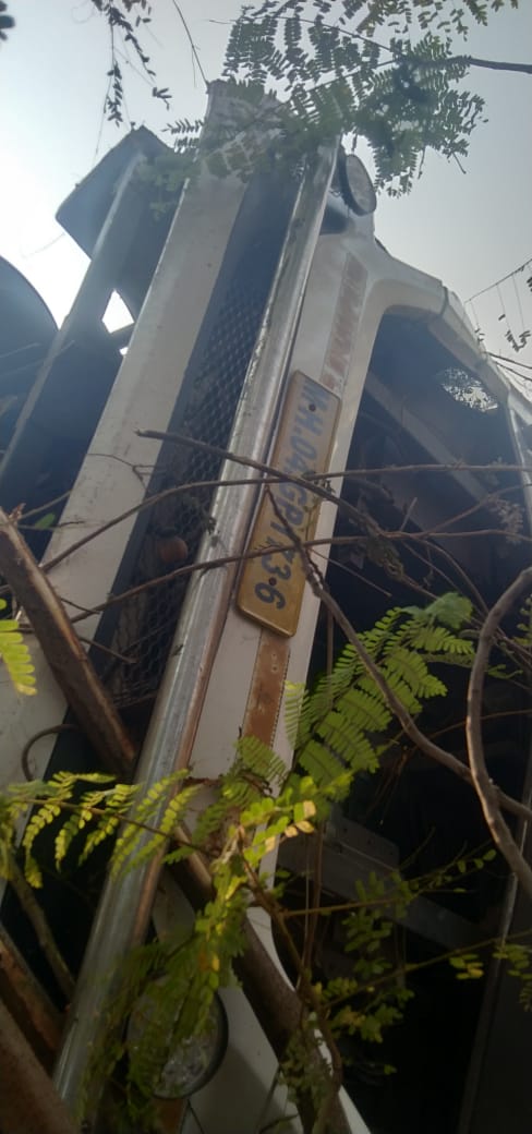 चंद्रपूर गडचिरोली मार्गावरील सावली टोल नाक्याजवळ ट्राव्हल्स पलटी , अनेकजन गंभीर जखमी