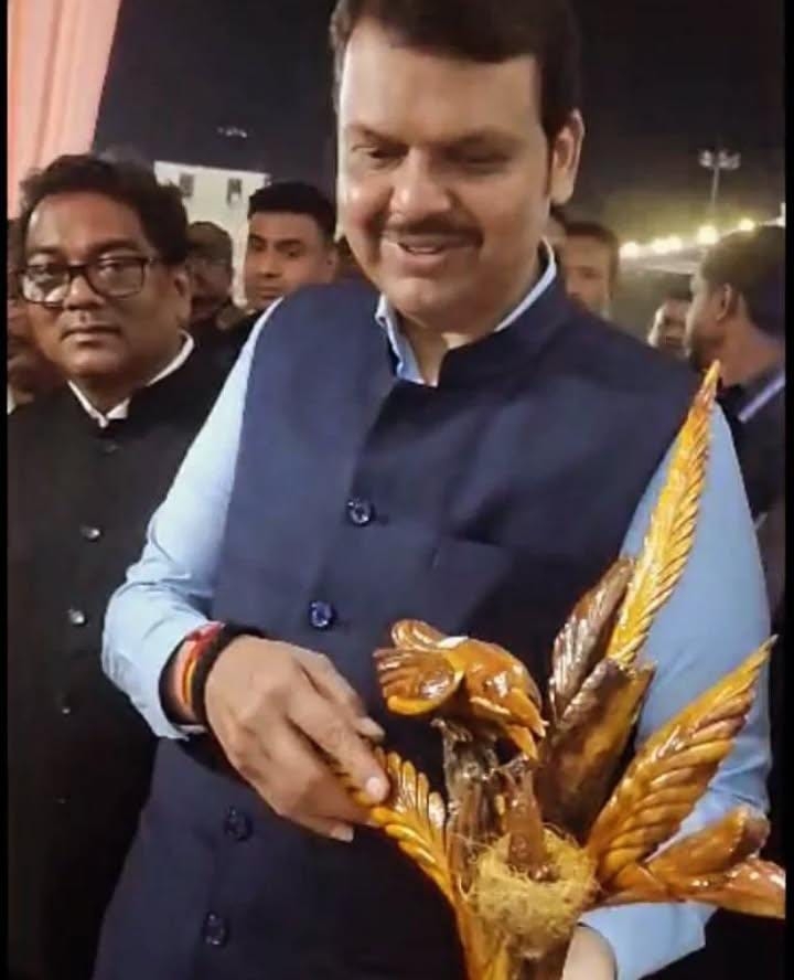 अमोल उंदिरवाडे मौशीखांब यांच्या काष्ठशिल्पची सर्वत्र मागणी