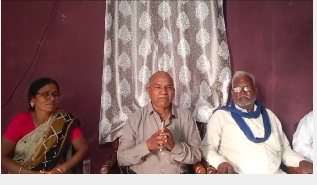 गाडेगाव (विरुर)येथील जिल्हा परिषद शाळेत प्रजासत्ताक दिनी डॉ बाबासाहेब आंबेडकरांच्या फोटोचा विसर