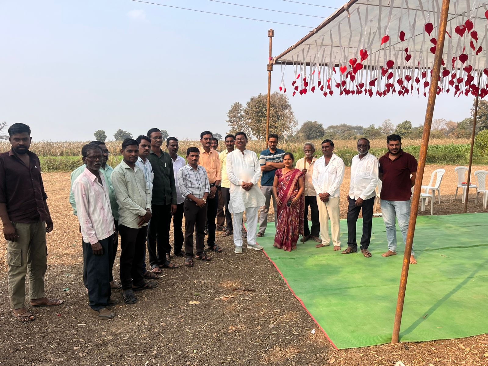 कुकुडसाथ येथे संत नारायण बाबा देवस्थानास सुभाषभाऊ धोटे यांची भेट- कार्यकर्त्यांशी सुसंवाद