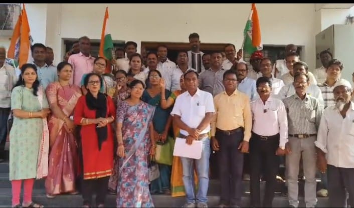 क्रांती सूर्य महात्मा फुले यांच्या पुतळ्याची विटंबना करणाऱ्या तेलापूर येथील निंदनीय घटनेचा निषेध व केंद्रीय गृहमंत्र्यांना निवेदन