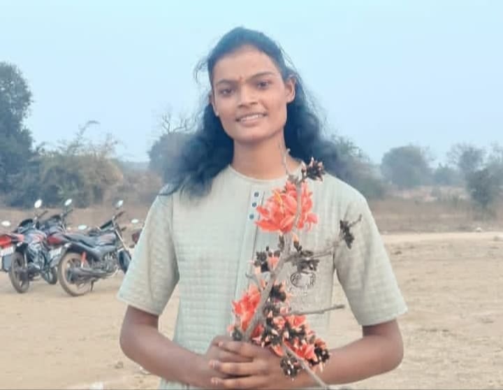 जिद्द आणि चिकाटीच्या जोरावर कवठाळ्याच्या लेकीची भरारी रूपाली टेकामची 'खाकी' वर्दीला गवसणी