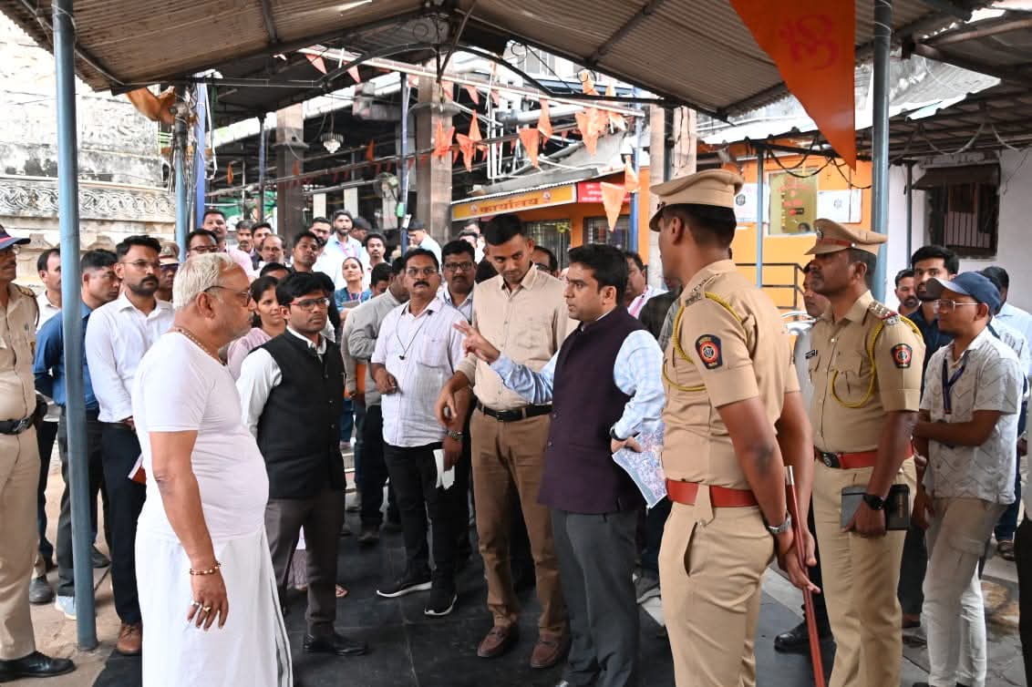 जिल्हाधिकाऱ्यांनी केली महाकाली मंदिर परिसराची पाहणी