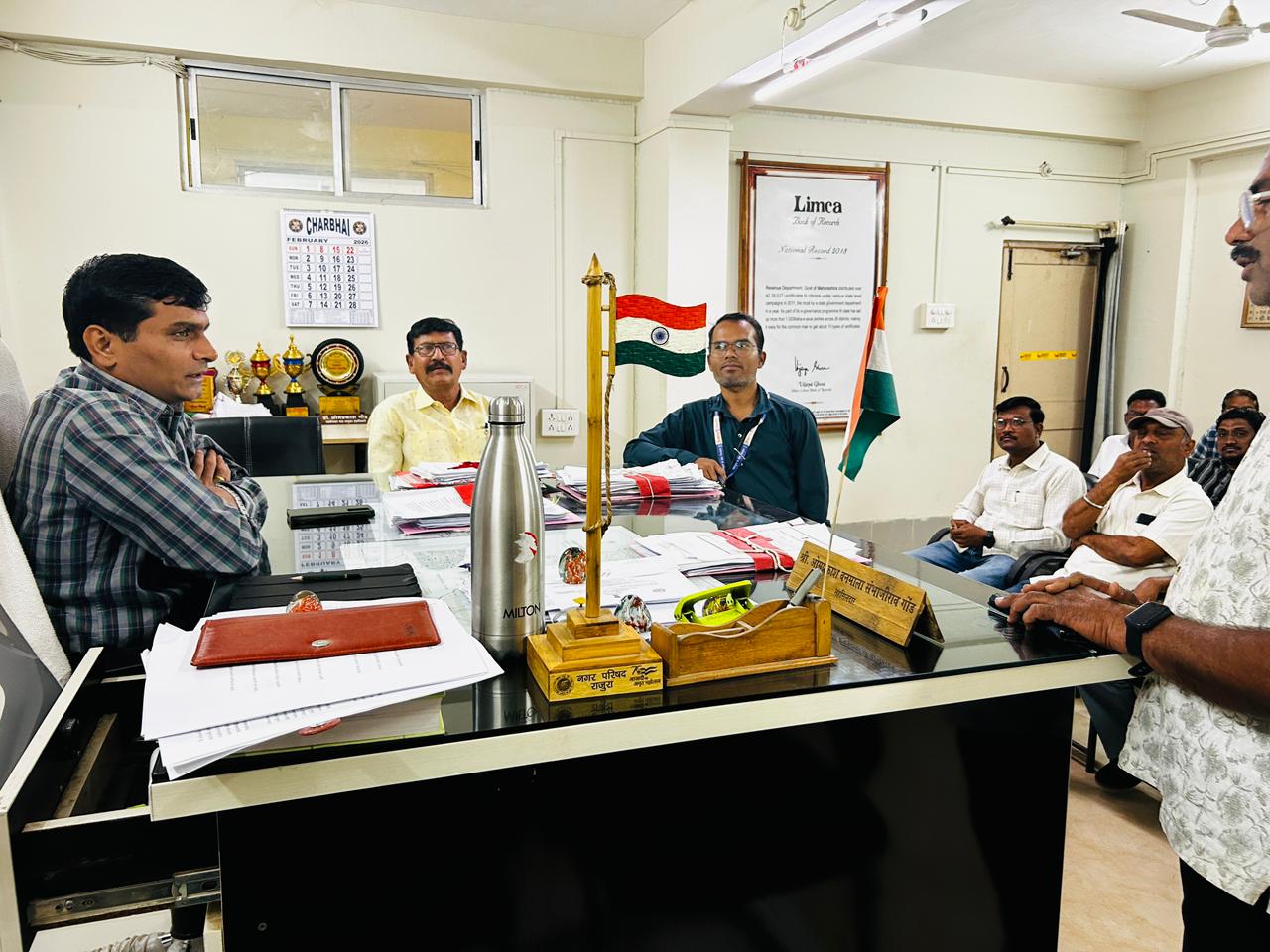 राष्ट्रीय महामार्ग प्राधिकरणाचा अजब कारभार -राजुरा शहरासाठी सर्विस रोडच नाही….. !