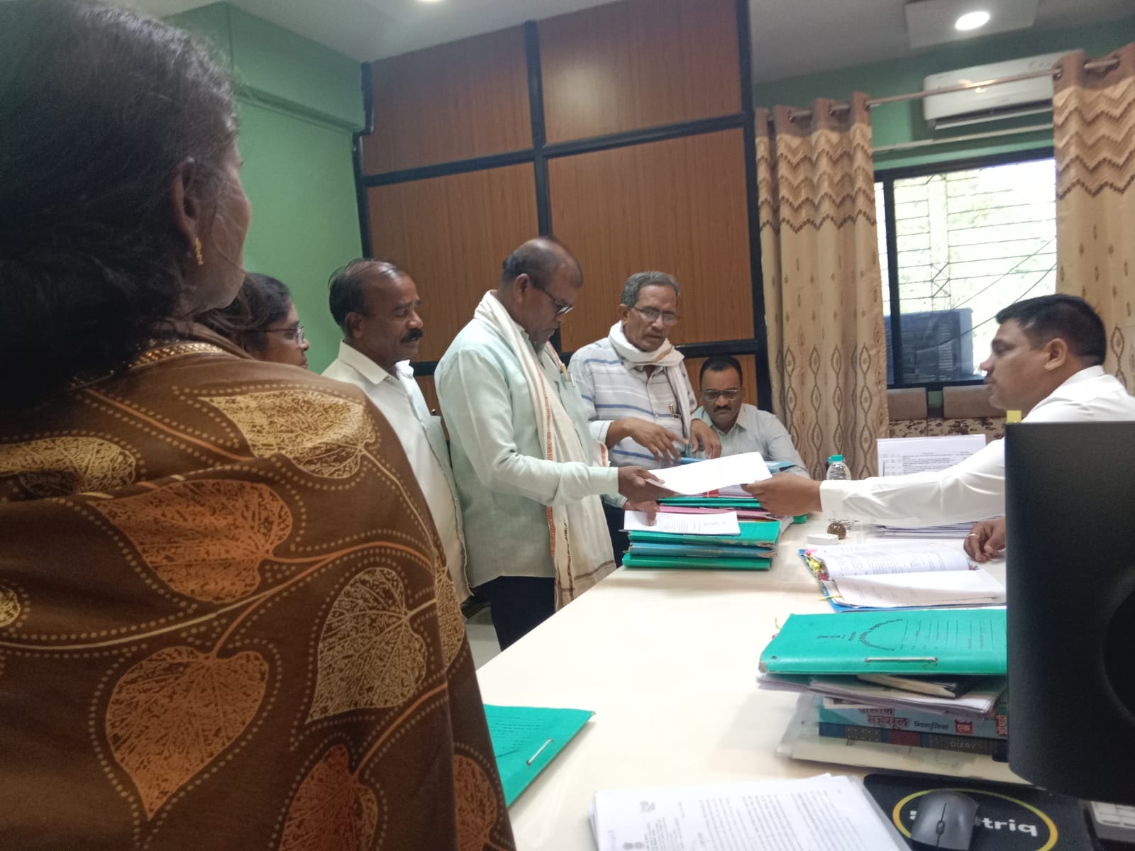 कोर्टाच्या आदेशाला न जुमानता जमीन बळकविण्याचा प्रयत्न करीत आहे टेकडाताल्लाचे रेपाला लस्मय्या