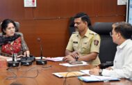 जिल्हाधिका-यांकडून जिल्हा दक्षता व सनियंत्रण समितीच्या कामकाजाचा आढावा
