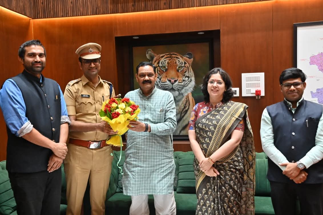 जिल्ह्यात कायदा व सुव्यवस्थेची प्रभावी अंमलबजावणी करा