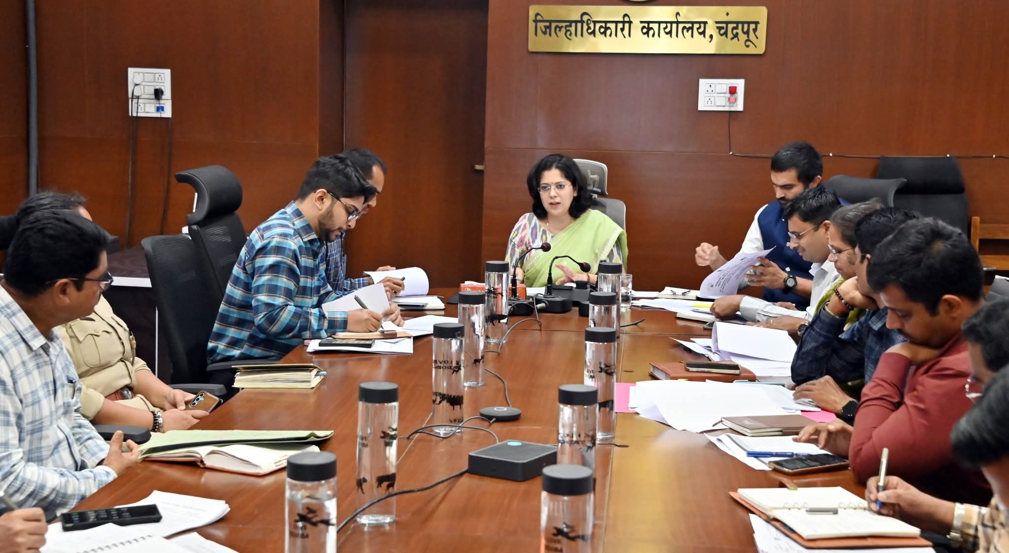 जलयुक्त शिवारची प्रस्तावित कामे तात्काळ पूर्ण कराजिल्हाधिका-यांच्या यंत्रणेला सुचना