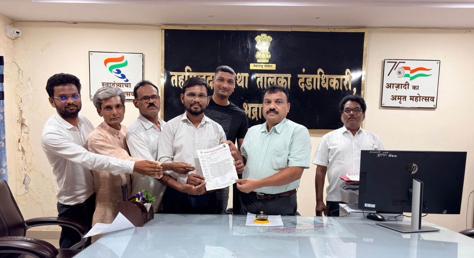 खाजगी शाळांचा 'पुस्तक घोटाळा' उघड! MRP च्या नावाखाली पालकांची लूट