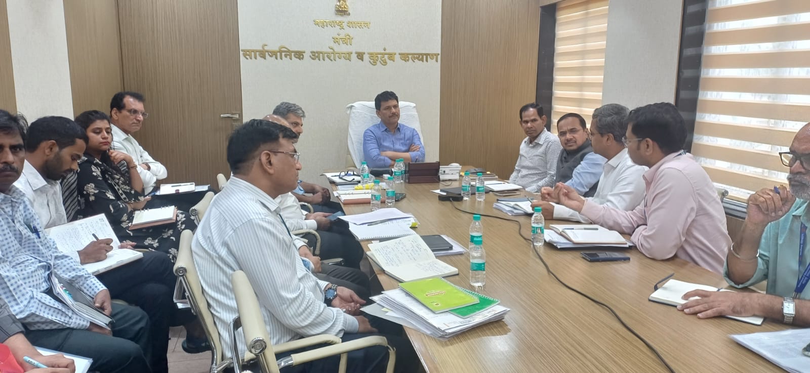महात्मा ज्योतिराव फुले जन आरोग्य योजनेचे ६०% काम सरकारी रुग्णालयांतच झाले पाहिजेआरोग्य यंत्रणा सक्षम करण्याचे आरोग्यमंत्र्यांचे निर्देश