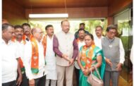 धानोरा कांग्रेसचे ललित बर्च्छा ११ नगरसेवकासोबत झाले भाजपवासी. कांग्रेसला धानोरा तालुक्यात खिंडार. काहीही फरक पळणार नाही कांग्रेस अध्यक्ष कोवासेची प्रतिक्रिया