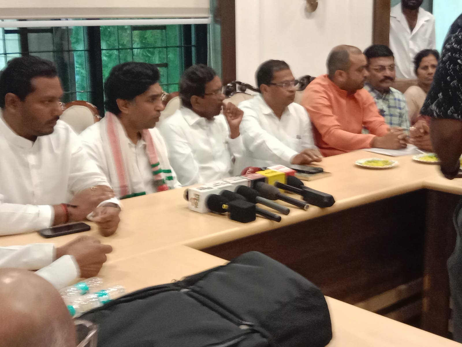 आदिवासी - गैरआदिवासीच्या जमीनी जबरजस्तीने अधिग्रहण होवु देणार नाही ,लढा तिव्र करू-आदिवासी कांग्रेसचे राष्ट्रीय अध्यक्ष श्रीकांत जी भुरिया