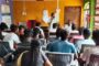 सामूहिक वन हक्क व्यवस्थापन समिती सदस्यांना पिपर्डा येथे प्रशिक्षण संपन्न ** [कोरपनाप्रतिनिधि ] आदिवासी विकास प्रकल्प अधिकारी व एफ पी एस फाउंडेशन कडून पिपर्डा येथे समिती सदस्या करिता एक दिवसीय प्रशिक्षण आयोजित करण्यात आले होते ग्रामसभेला व वन नियम 2006 2008 व सुधारित केंद्र शासनाच्या नियमानुसार 2012 मुळेपिपरडा सामाजिक वन हक्क व्यवस्थापन समितीला 348 हेक्टर . 33 आर क्षेत्राला वन हक्क मान्यता प्राप्त झालेली आहे त्या अनुषंगाने टाटा इन्स्टिट्यूट या गावी तीन वर्ष आराखडा तयार करणे गावातील वनक्षेत्राचा अभ्यास करून आराखडा मंजुरीसाठी जिल्हास्तरीय समितीकडे पाठविला होता समितीने याला मंजुरी दिली असून यावर्षी नरेगा जी रामजी योजनेतून बांबू लागवड अल्प पावसावर तयार होणारे फळबाग इत्यादीचा आराखडा तहसीलदार गटविकास अधिकारी यांना सादर केला आहे सामूहिक वन हक्क व्यवस्थापन समितीच्या सदस्यांना कामाचे नियोजनजल जंगल जमिनीचे रक्षण ग्राम सभेचे महत्व तसेच ग्रामसभा सदस्यांना सहभागी करून घेण्यासाठी गावकऱ्यांची व समितीची भूमिका याबाबत फौंडेशनचे श्री शुभम वनवे यांनीसामूहिक वन हक्काच्या संबंधातल्या येणाऱ्या अडचणी सदस्यांची भूमिका व करावयाचे कामाची जबाबदारी याबाबत महत्वपूर्ण मार्गदर्शन करून सर्व सदस्यांना सामूहिक व हक्क कलम 3 ( । )अंतर्गत इतर अधिकाराची माहिती सदस्यांना दिली व यापुढे पिपर्डा येथील सदस्यांनी पुढाकार घेऊन जल जंगल जमीन व कायद्याने प्राप्त झालेल्या अधिकाराचा वापर करण्याबद्दल मार्गदर्शन केले एफपीएस अनेक राज्यांमध्ये वेगवेगळ्या प्रश्नाला घेऊन कार्य करीत आहे हा भाग आदिवासी बहुल पेसा क्षेत्रातील असल्याने ग्रामसभेला महत्त्व आलेले आहे ग्रामसभेमध्ये गावातील प्रत्येक नागरिकांनी भाग घेणे अत्यंत गरजेचे आहे आपल्याला गौण वन गौण उपज यामधून गावातील नागरिकांना आर्थिक बळ मिळून नरेगा अंतर्गत होणाऱ्या कामांमध्ये रोजगार उपलब्ध होणार आहे त्यामुळे याबाबत हाताळायचे कागदपत्र समितीच्या पारदर्शक लोकाभिमुख कार्य करण्याच्या पद्धती यावरही प्रकाश टाकला आपल्याला यानिमित्ताने एक कामाची संधी प्राप्त झाली असून या संधीचा लाभ घेण्यासाठी सर्वांनी पुढे यावे या सभेला सामाजिक कार्यकर्ते आम्ही आबिद अली समिती अध्यक्षा अश्विना मडावी ग्रामपंचायत सदस्य संजय जाधव प्रभाकर कु डमेथे त्याचबरोबर समितीचे विपुल पंधरे संजय सोयाम इसरू मळावी बादल तिरणकर युनूस शेख वसंत डाकरे विक्रम उदे दीपक चांदेकर यांचे सह सर्व सदस्य उपस्थित होते