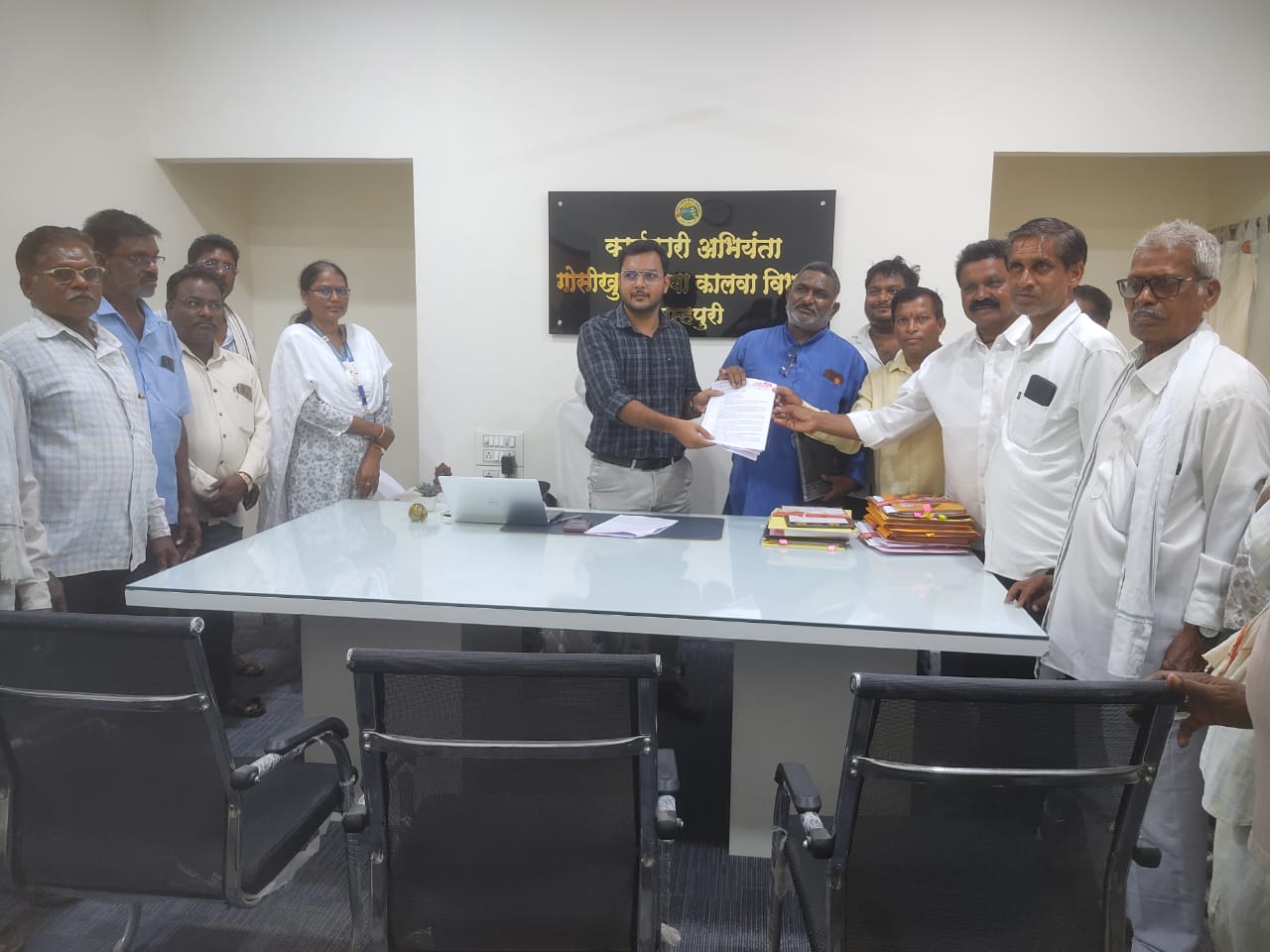 पावसाची दडी, धान पिके धोक्यात! तात्काळ पाणी सोडण्याच्या मागणीसाठी भाकपचा गोसेखुर्द कार्यालयाला 'घेरा डालो' आंदोलन